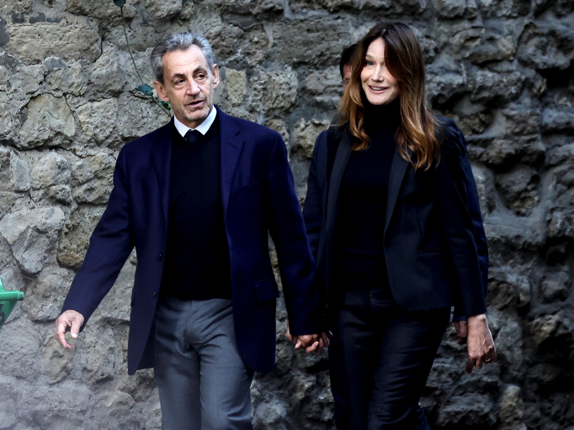 La Fiscalía francesa pide procesar a Nicolas Sarkozy y Carla Bruni por presunta manipulación de un testigo