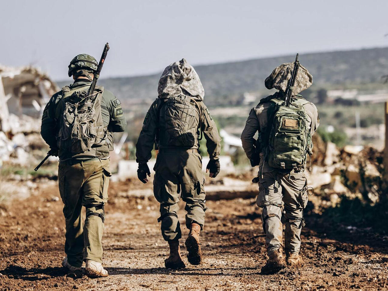 ISRAEL RETIENE A 22 LIBANESES PESE A TREGUA CON HEZBOLÁ Y FAMILIAS EXIGEN RESPUESTAS