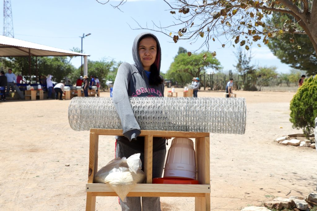 DIF ESTATAL IMPULSA ECONOMÍA FAMILIAR CON ENTREGA DE AVES DE TRASPATIO EN DOLORES HIDALGO