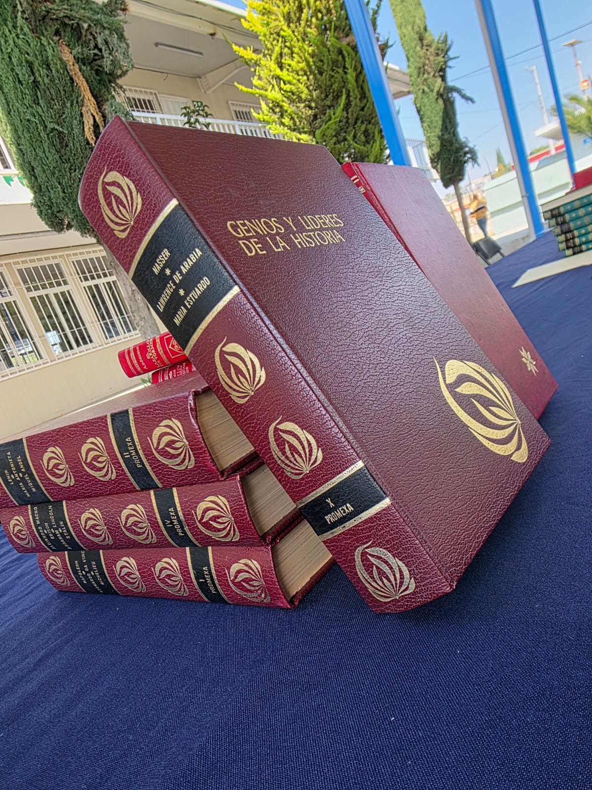 DONAN ACERVO BIBLIOGRÁFICO A BACHILLERATOS DEL NORESTE DE GUANAJUATO