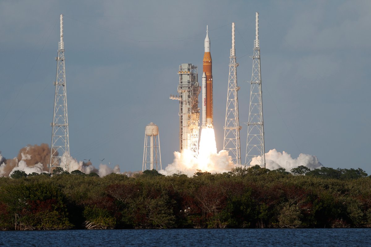 EL COHETE MÁS POTENTE LANZA A LOS CUATRO ASTRONAUTAS DE ARTEMIS 2 HACIA UN VIAJE HISTÓRICO