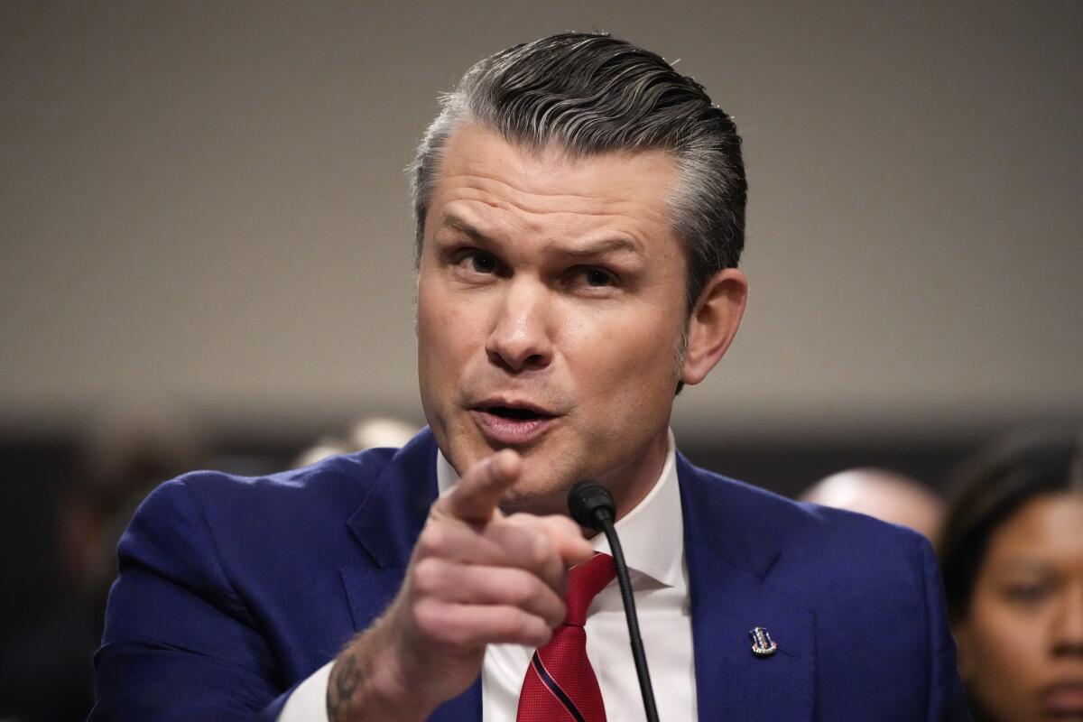 PETE HEGSETH ENFRENTA CONFLICTO INTERNO CON EL PENTÁGONO