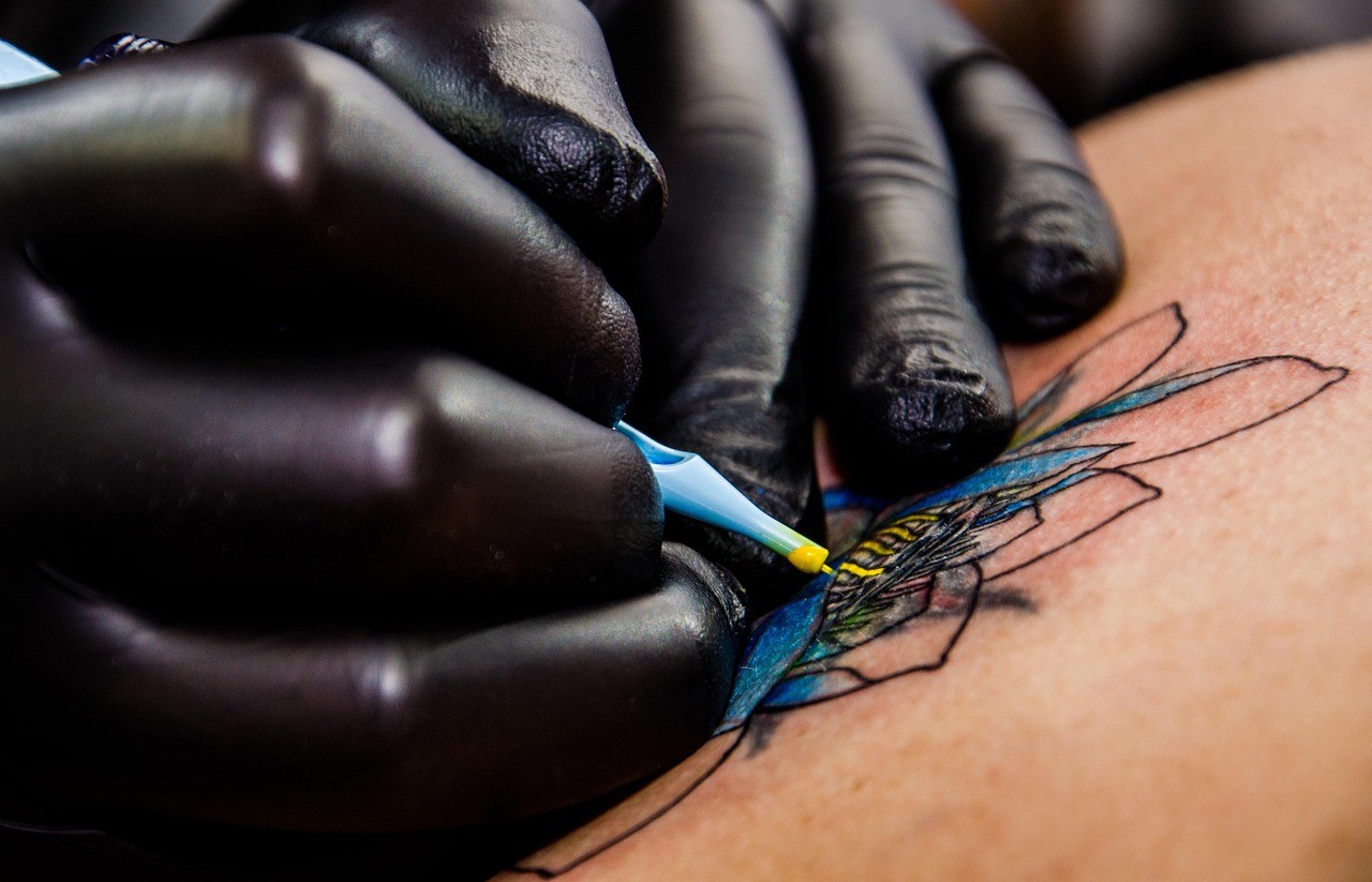 SALUD REFUERZA VIGILANCIA EN ESTABLECIMIENTOS DE TATUAJES Y PERFORACIONES
