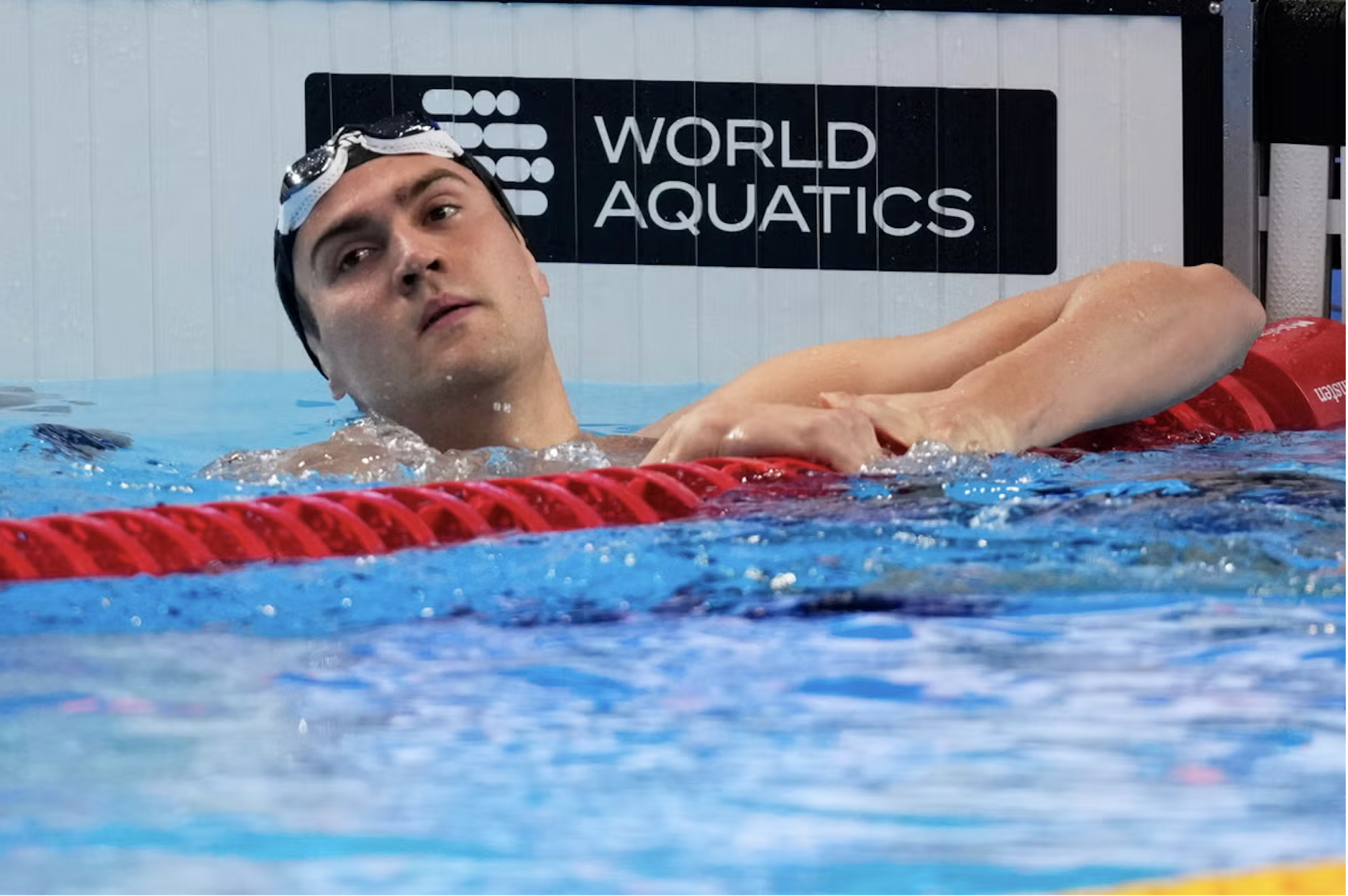 NADADORES RUSOS RECUPERAN BANDERA E HIMNO EN COMPETENCIAS INTERNACIONALES