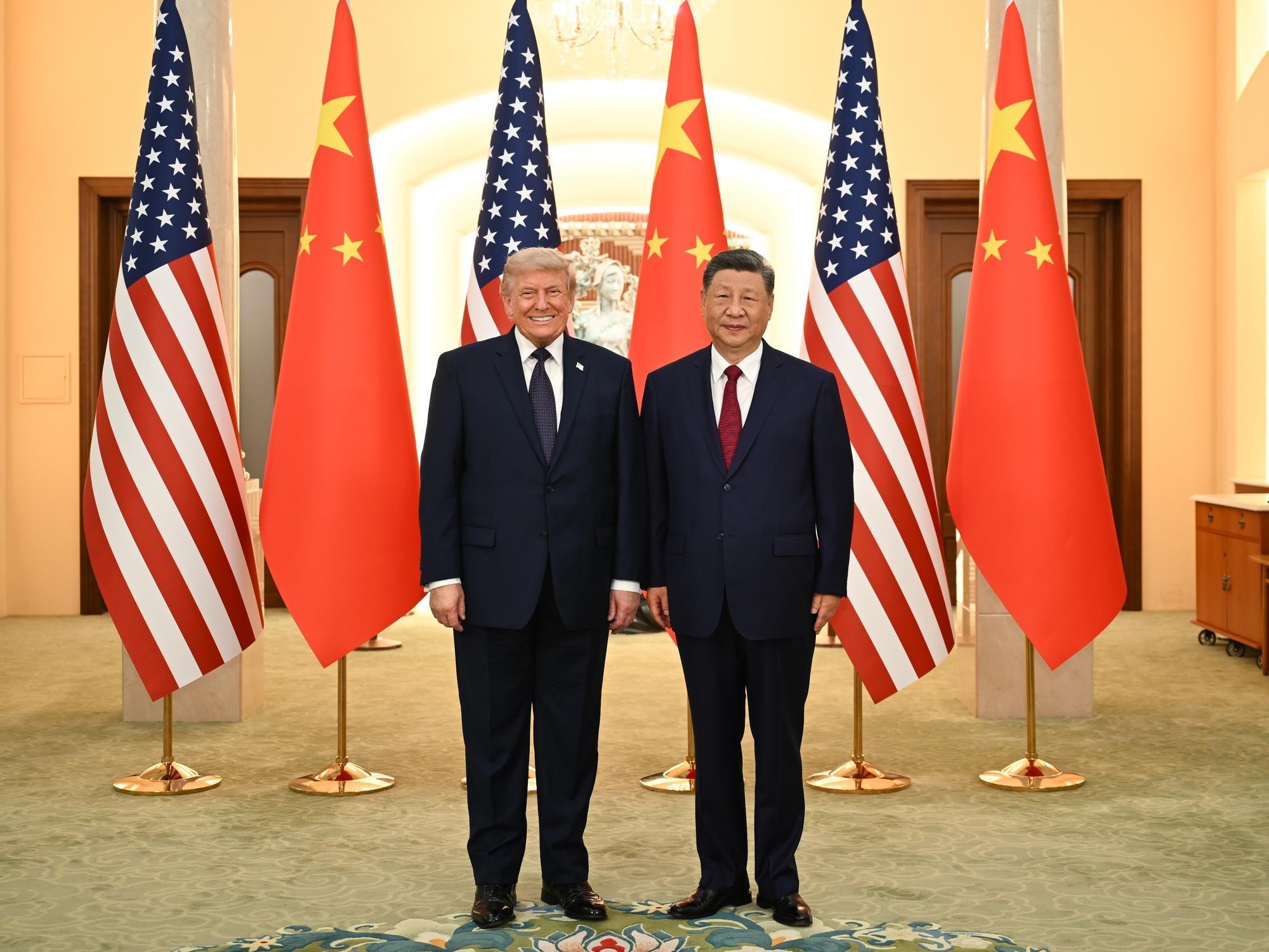 CHINA Y ESTADOS UNIDOS ACUERDAN RELACIÓN “ENTRE IGUALES” EN CUMBRE ENTRE TRUMP Y XI