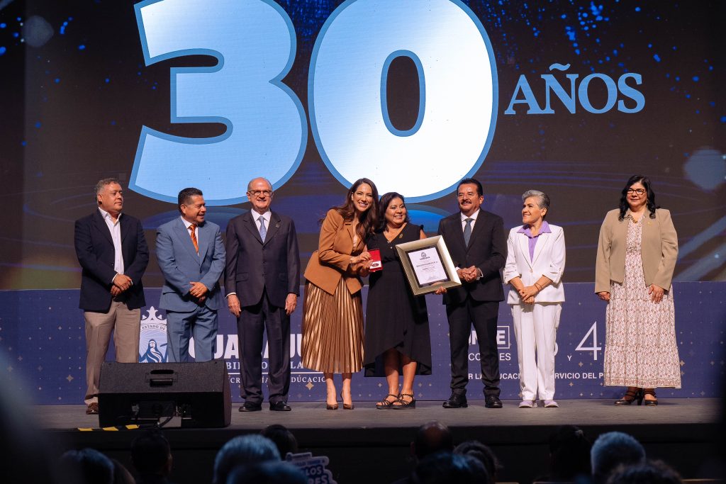 GOBERNADORA RECONOCE EXCELENCIA DOCENTE EN GUANAJUATO