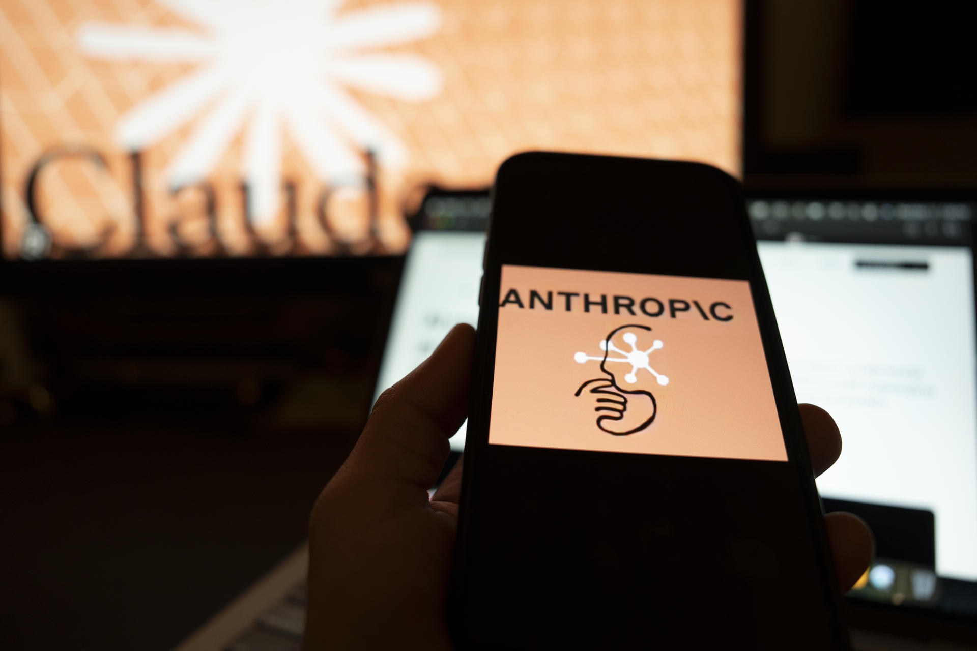 ANTHROPIC Y EL PENTÁGONO ABREN DEBATE SOBRE LOS LÍMITES MILITARES DE LA IA