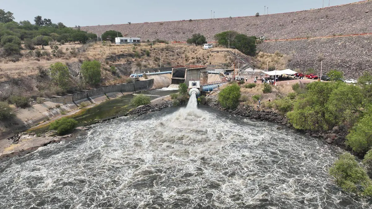 GOBIERNO DE GUANAJUATO RESPALDA ARRANQUE DEL ACUEDUCTO Y LLAMA A LA UNIDAD