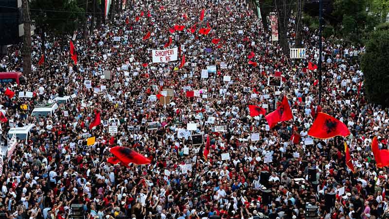SUIZA DEBATE LOS LÍMITES DE SU CRECIMIENTO POBLACIONAL